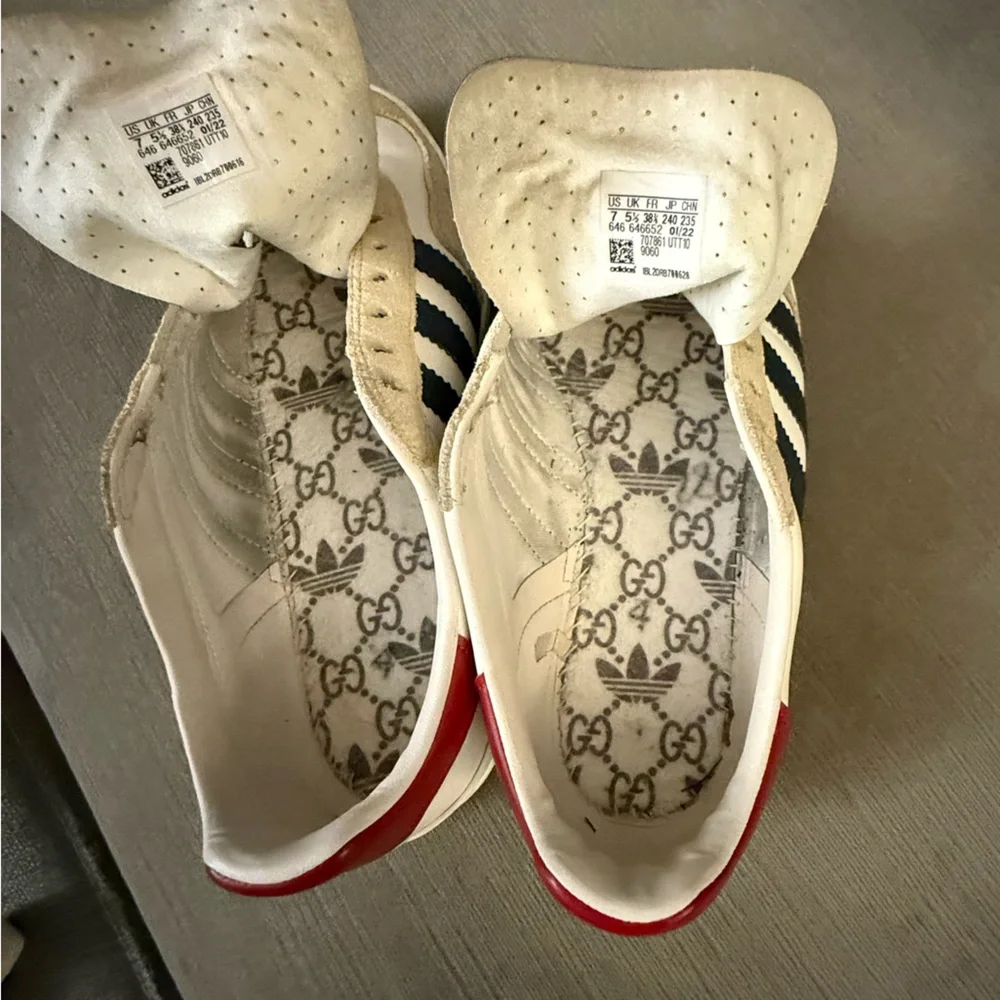 Gucci / Adidas Cream and Navy Classic Sneakers - Picture 3 of 12